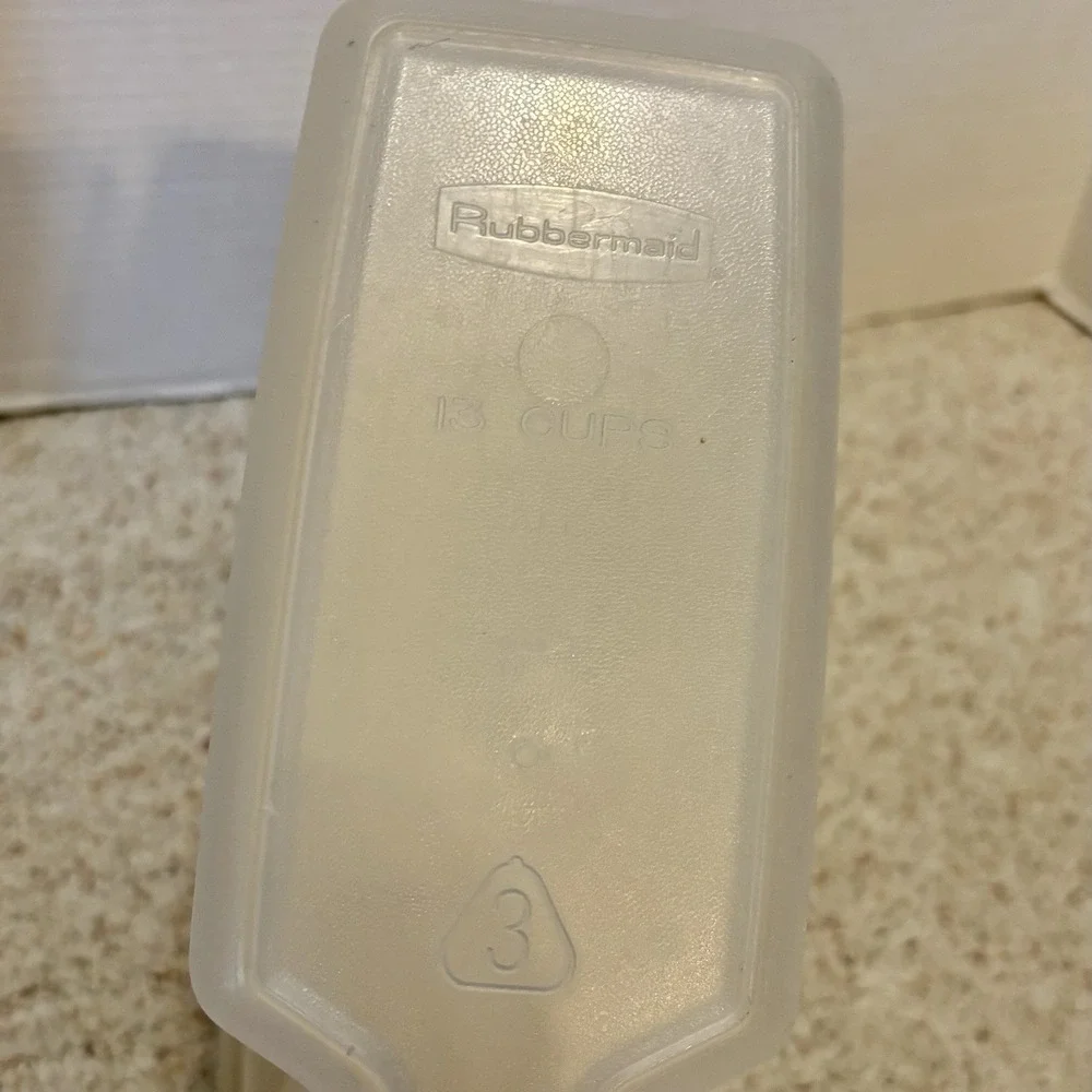 Vintage Rubbermaid Servin Saver #3  13 Cup Sheer Cereal Keeper w/ Cream Lid USA